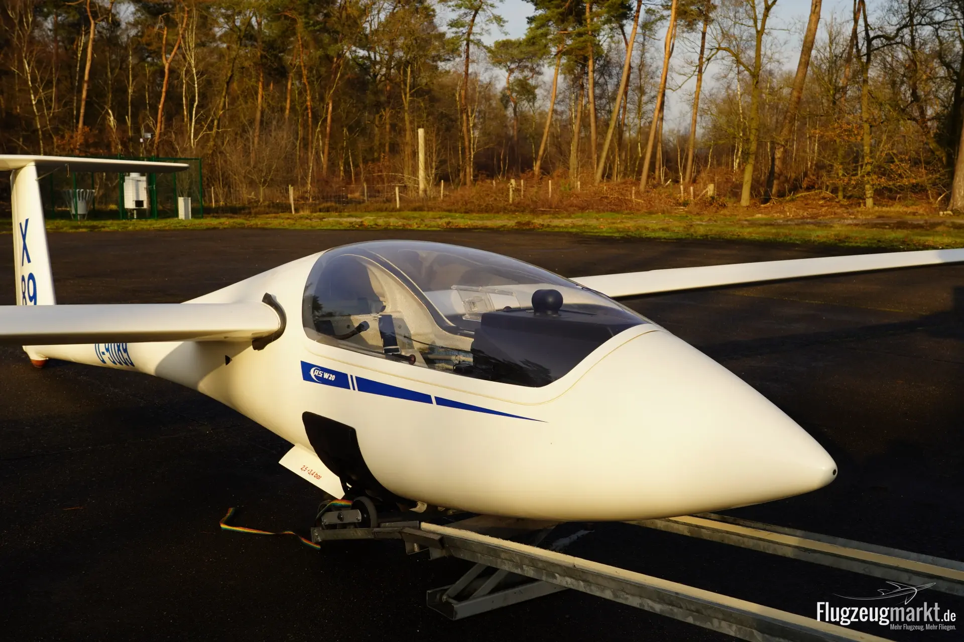 Centrair ASW 20F (Segelflugzeug) - Bild 1