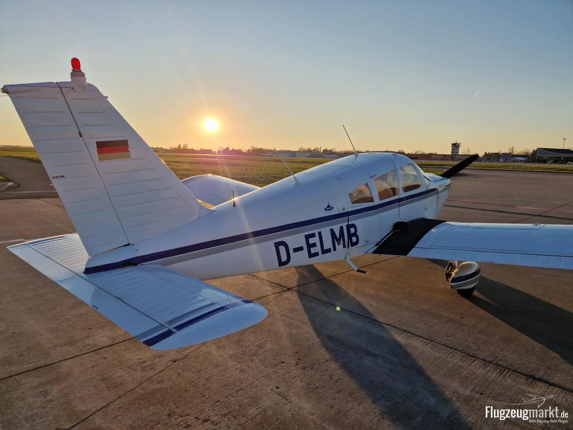 Piper Aircraft PA-28-180D (Motorflugzeug) - Bild 1