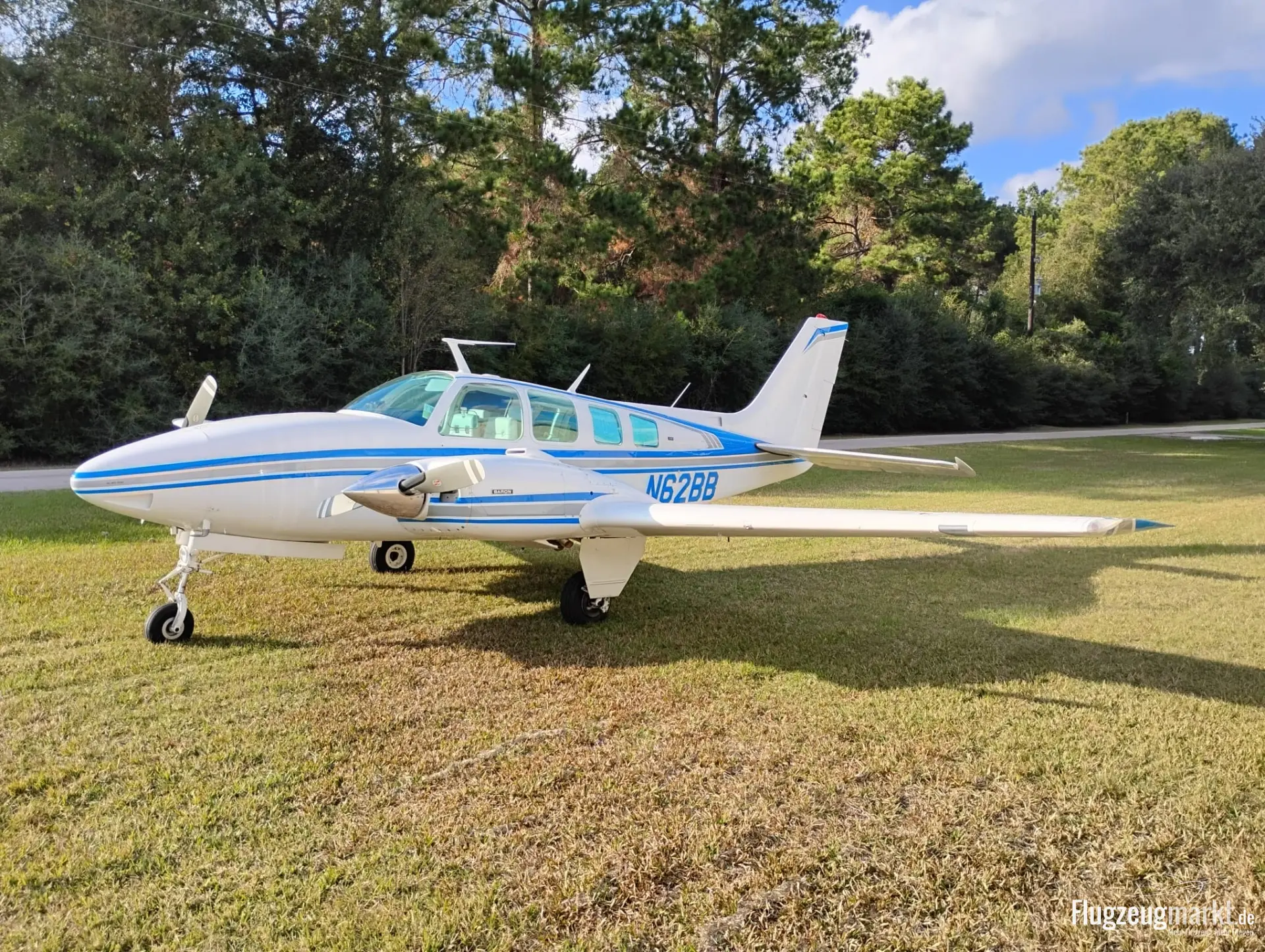 Beechcraft Baron 58 (Motorflugzeug) - Bild 1