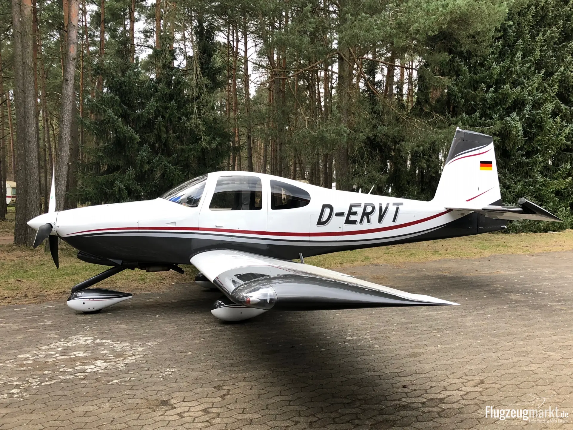 Vans Aircraft RV-10 (Motorflugzeug) - Bild 1