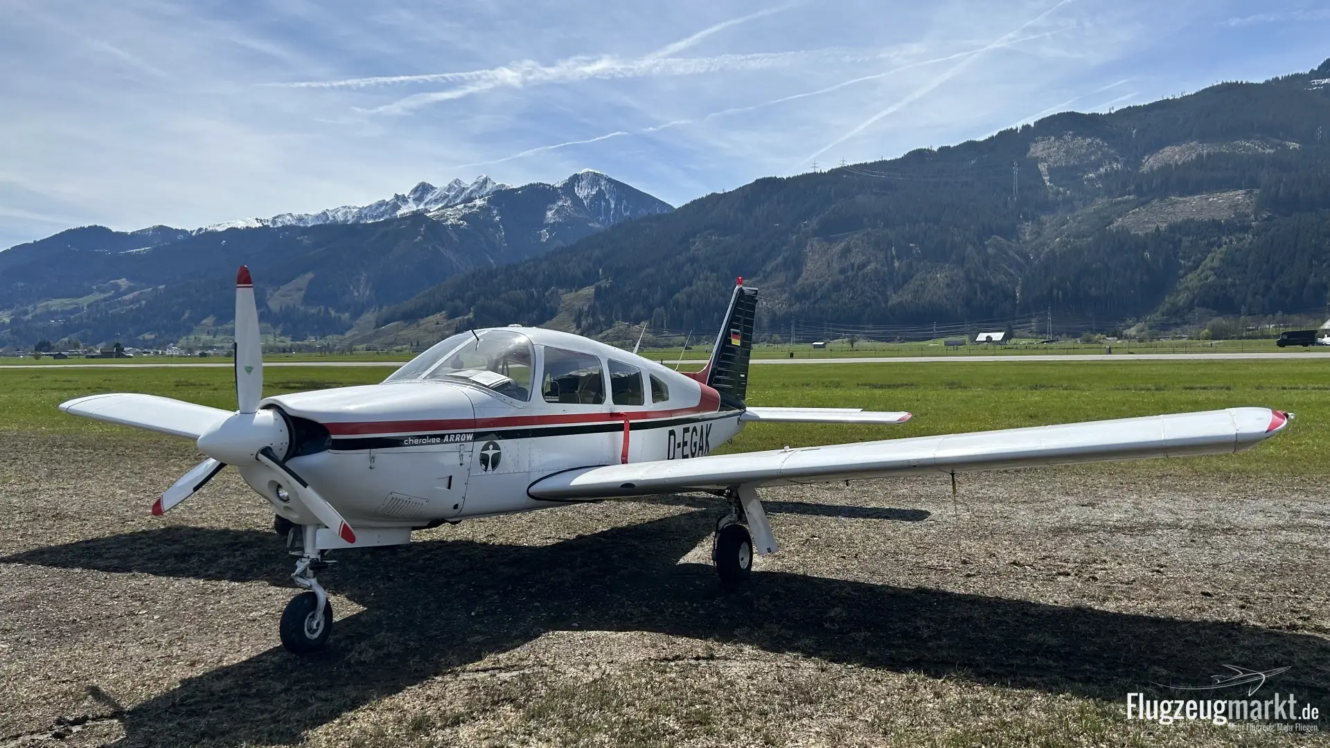 Piper Aircraft PA-28R-200 Arrow II (Motorflugzeug) - Bild 1