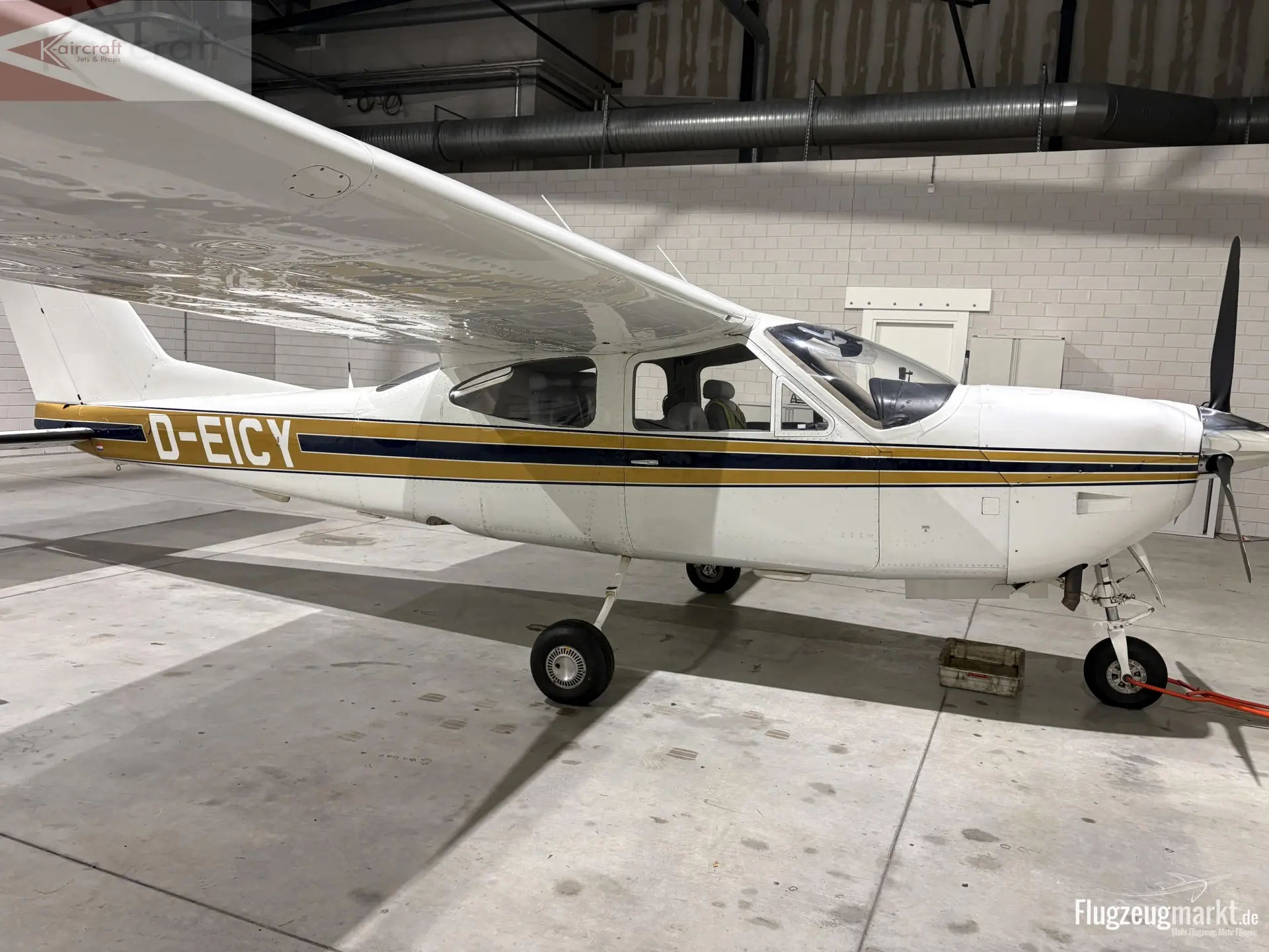 Cessna F177RG Cardinal (Motorflugzeug) - Bild 1