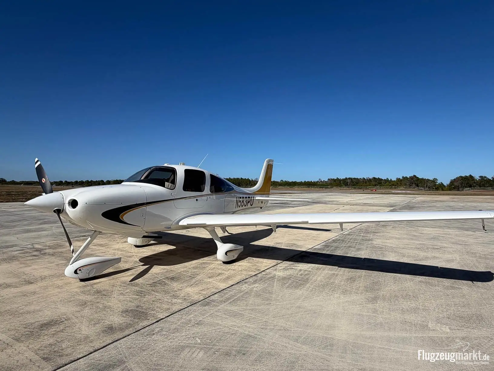 Cirrus SR20 G3 (Motorflugzeug) - Bild 1