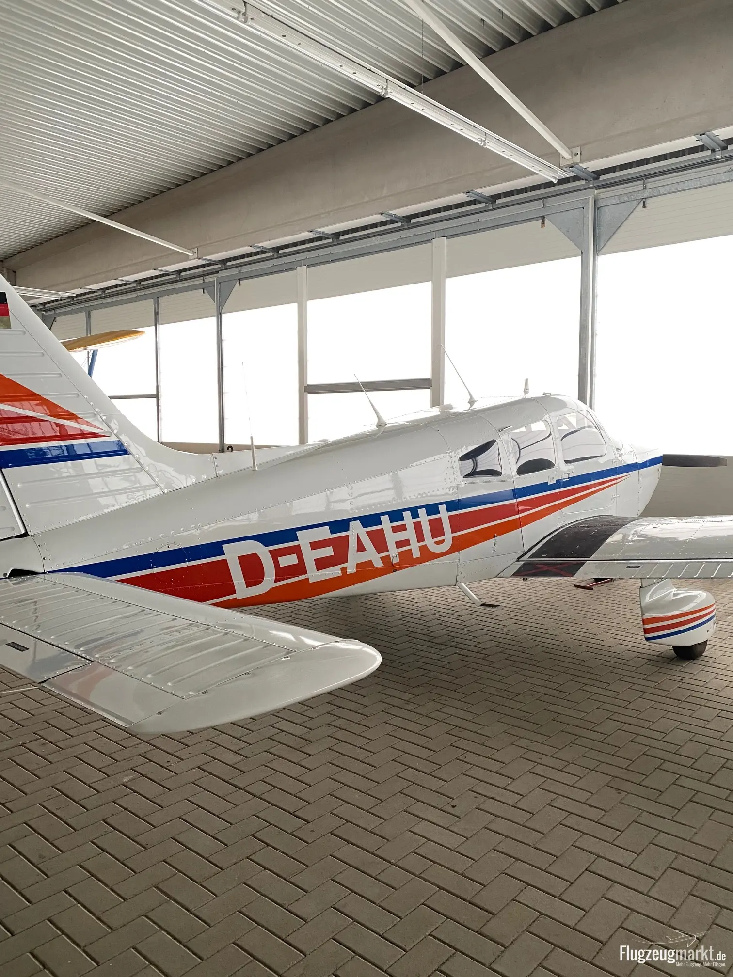 Piper Aircraft PA-28-181 Archer II (Motorflugzeug) - Bild 1