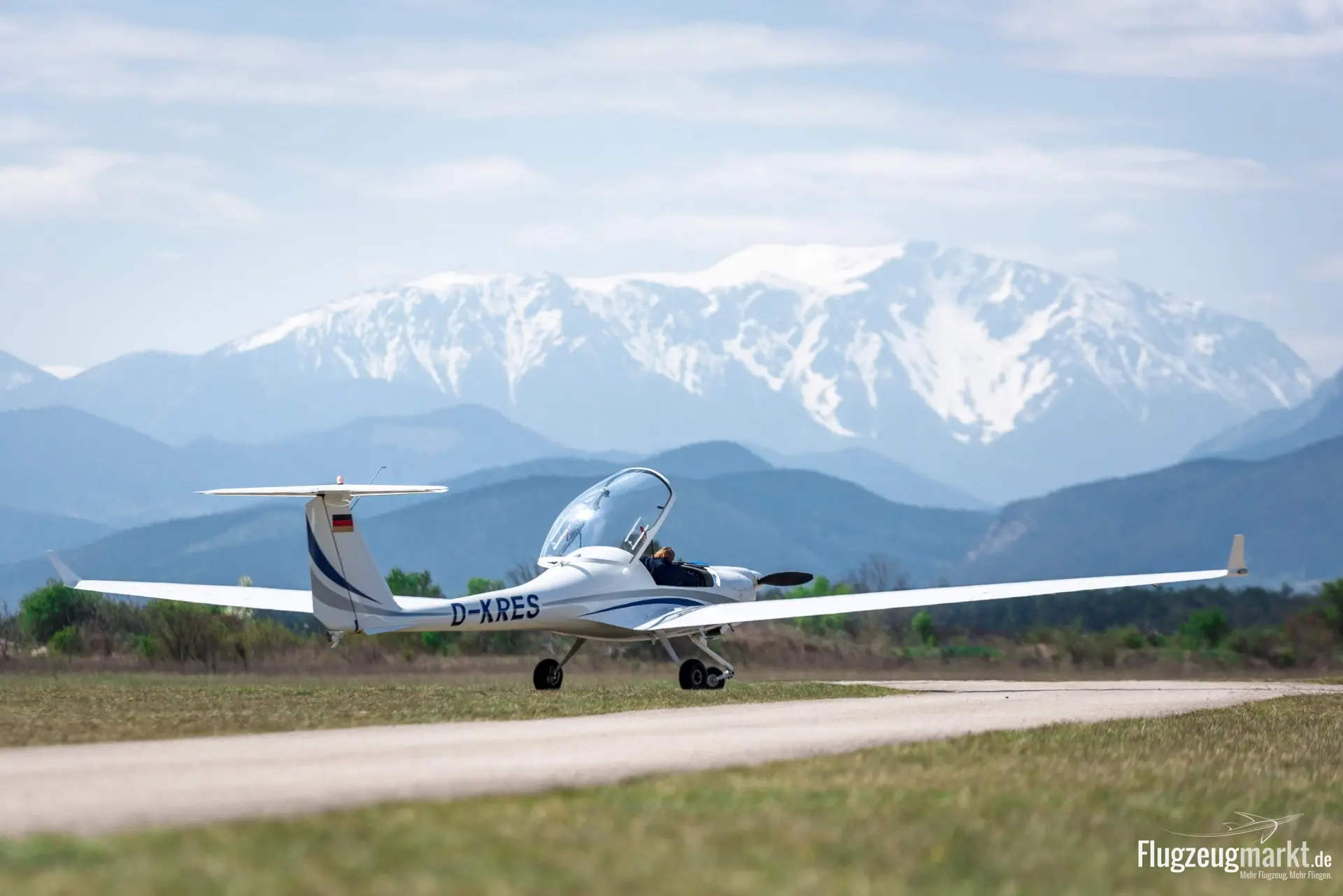 Diamond Aircraft HK36-TTC (Motorsegler) - Bild 1