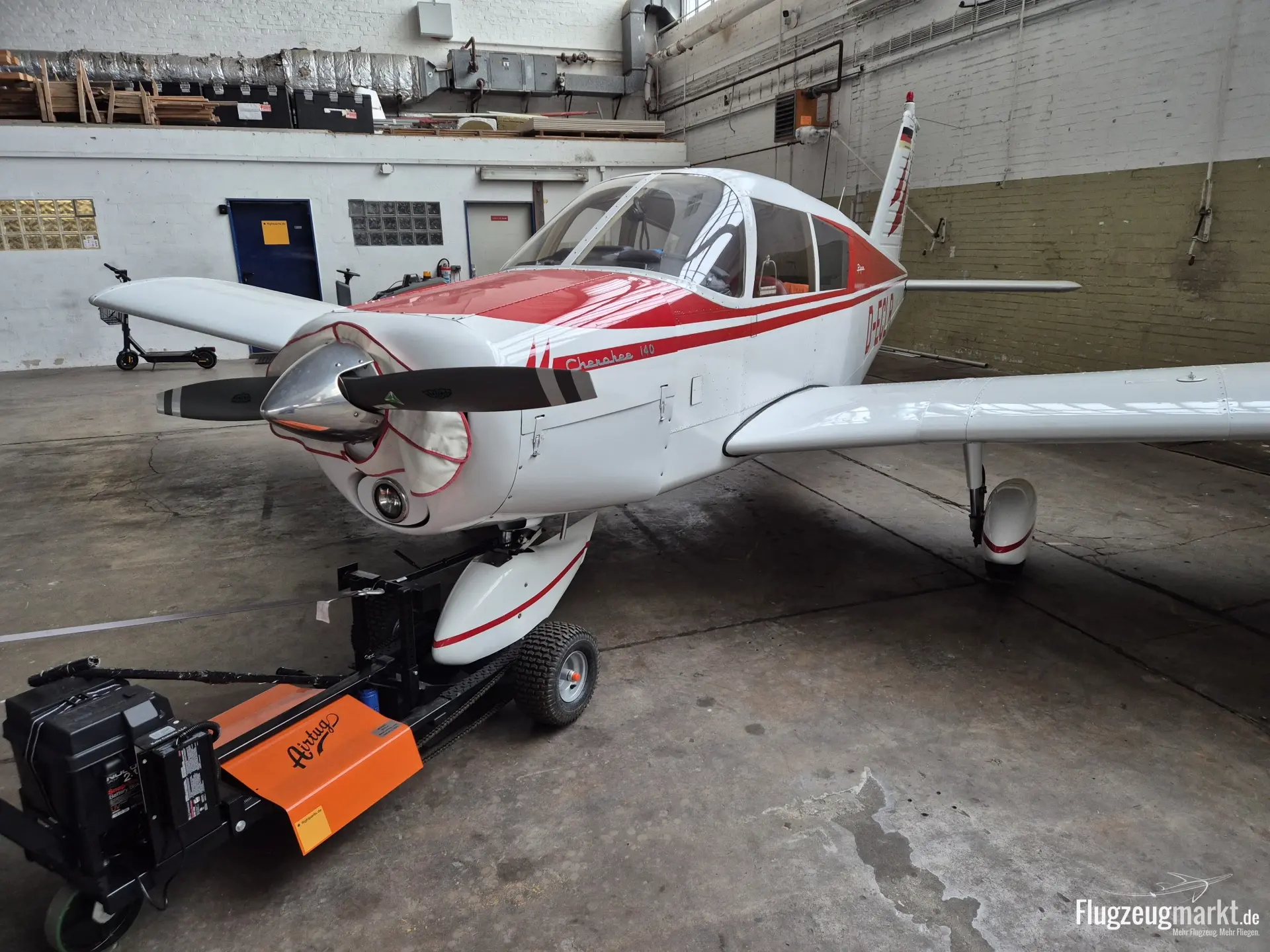 Piper Aircraft PA-28-140 Cherokee (Motorflugzeug) - Bild 1