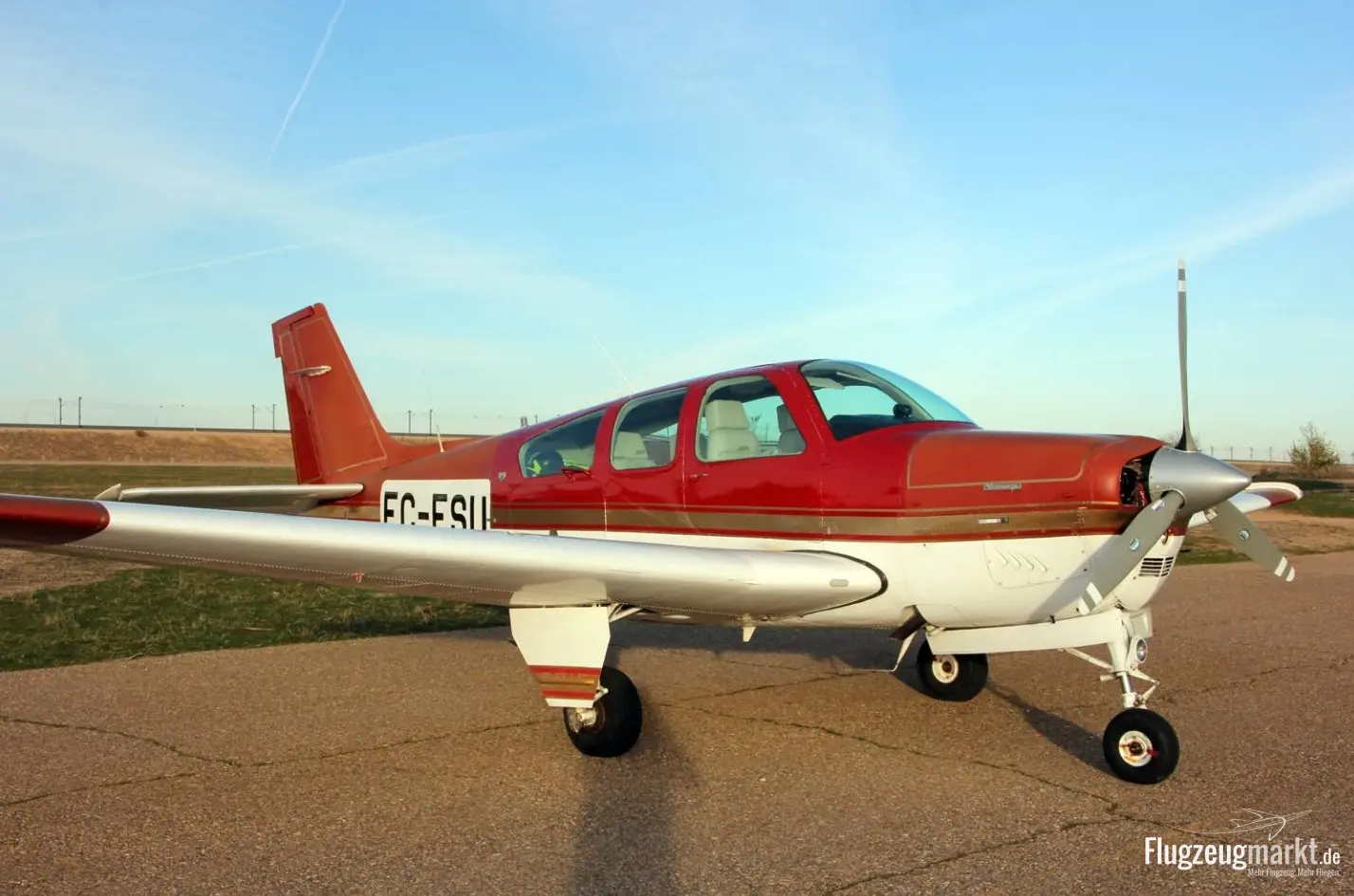 Beechcraft Bonanza F33A (Motorflugzeug) - Bild 1