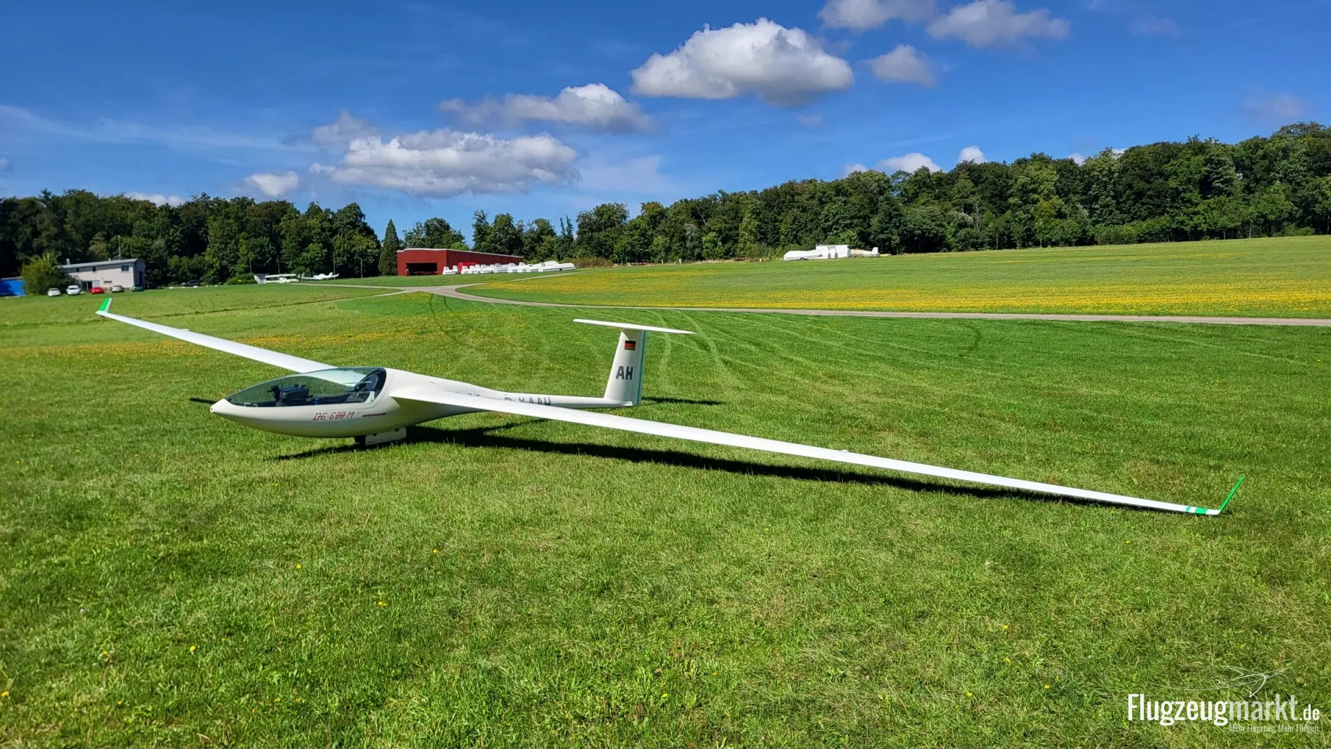 DG Flugzeugbau DG-600M (Segelflugzeug) - Bild 1