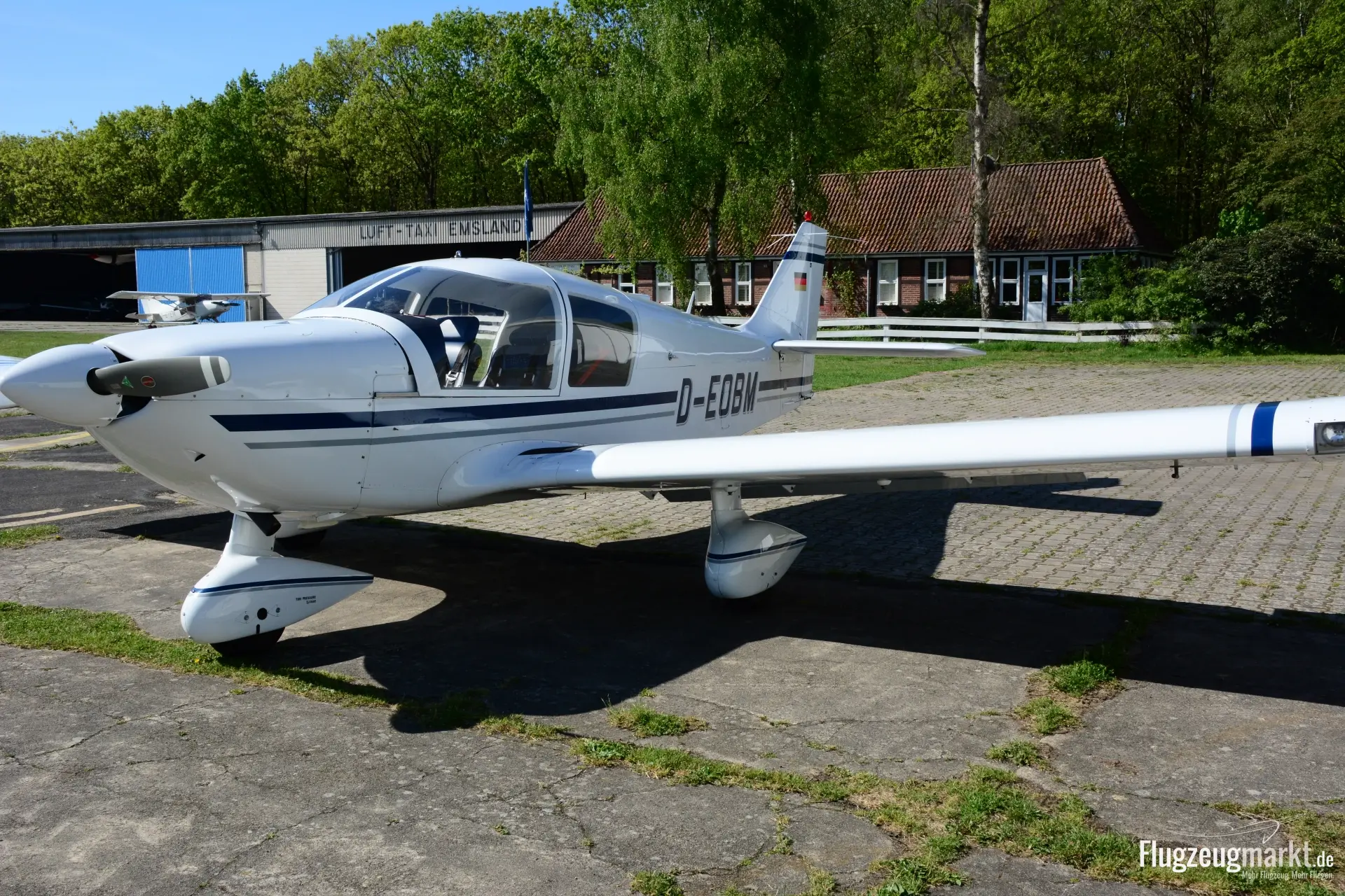 Avions Robin HR100/210D (Motorflugzeug) - Bild 1