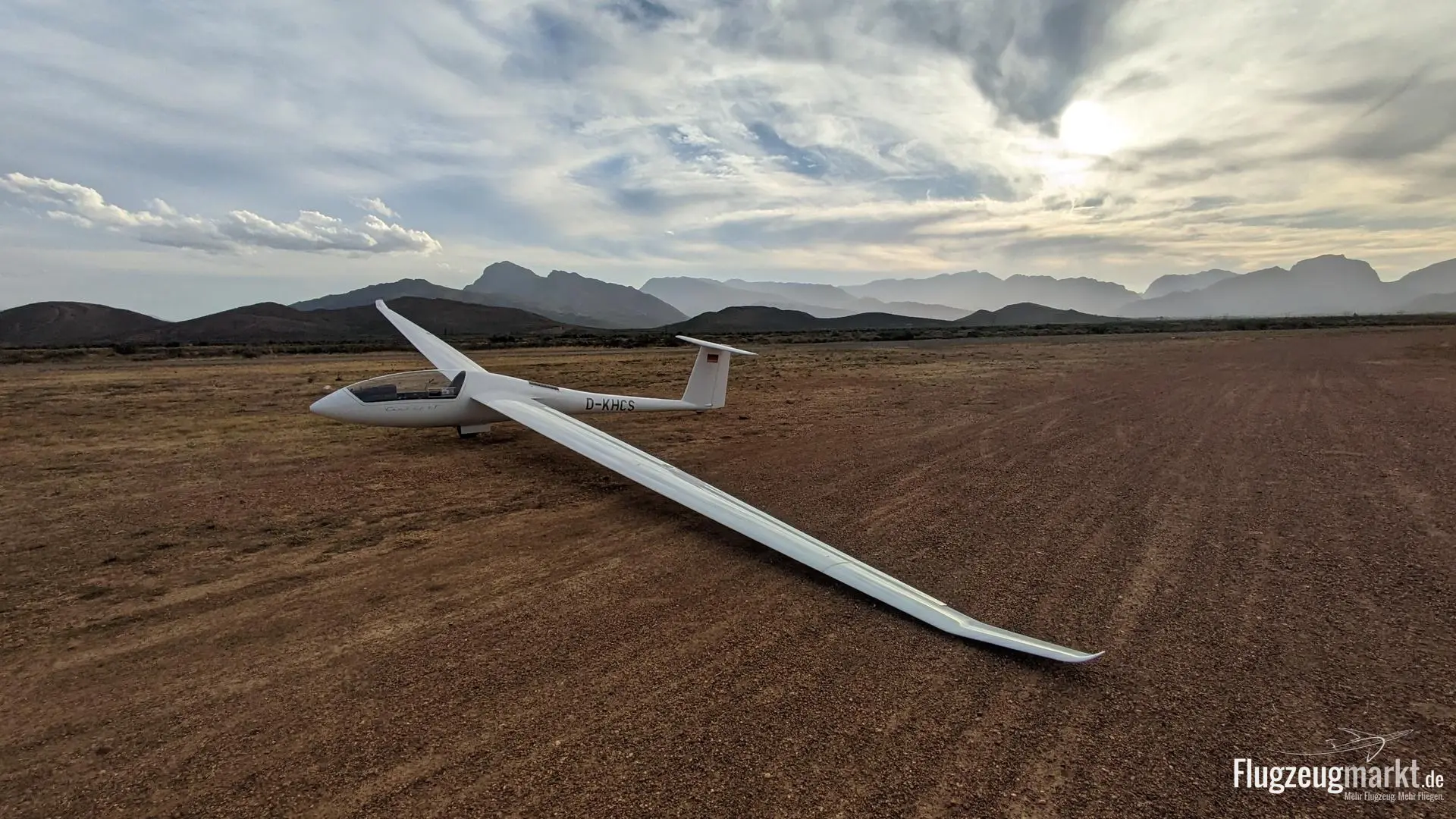 Schempp-Hirth Ventus cT (Motorsegler) - Bild 1
