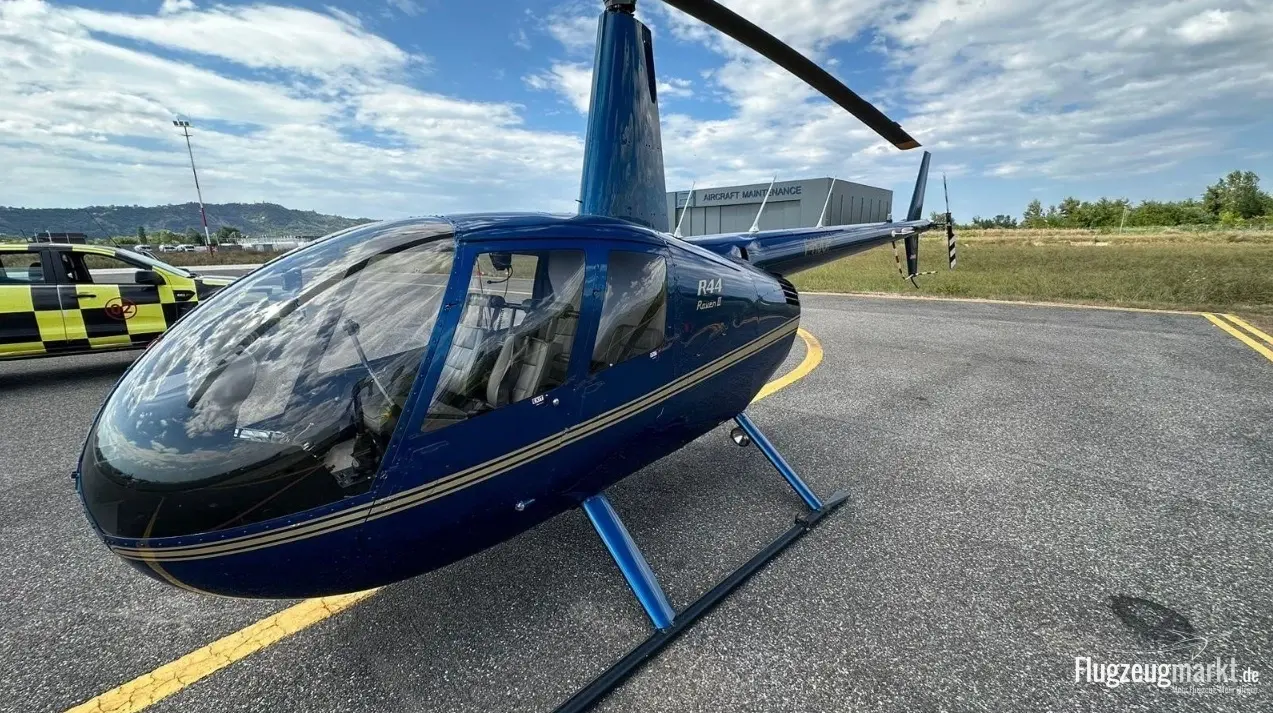 Robinson R44 Raven II (Helikopter) - Bild 1