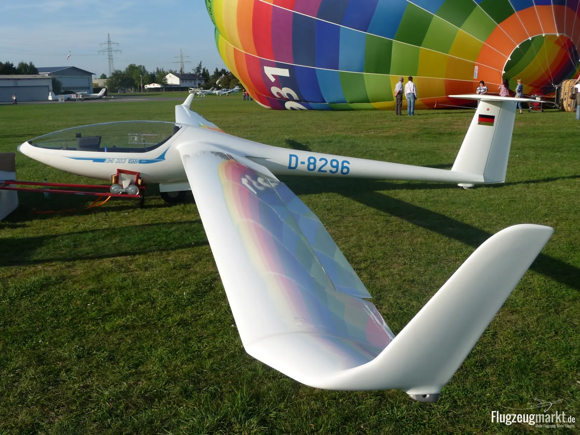 DG Flugzeugbau DG-303 Elan Acro (Segelflugzeug) - Bild 1