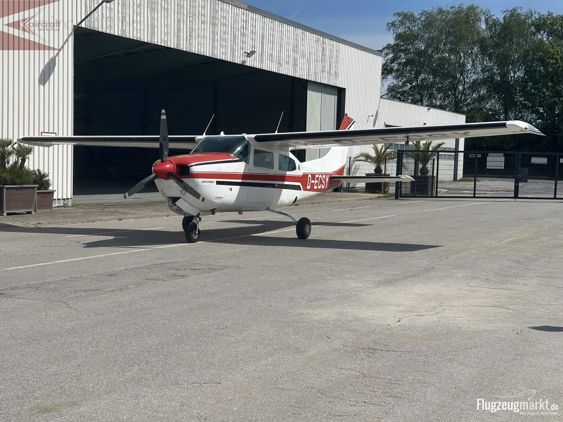 Cessna 210N Centurion II (Motorflugzeug) - Bild 1