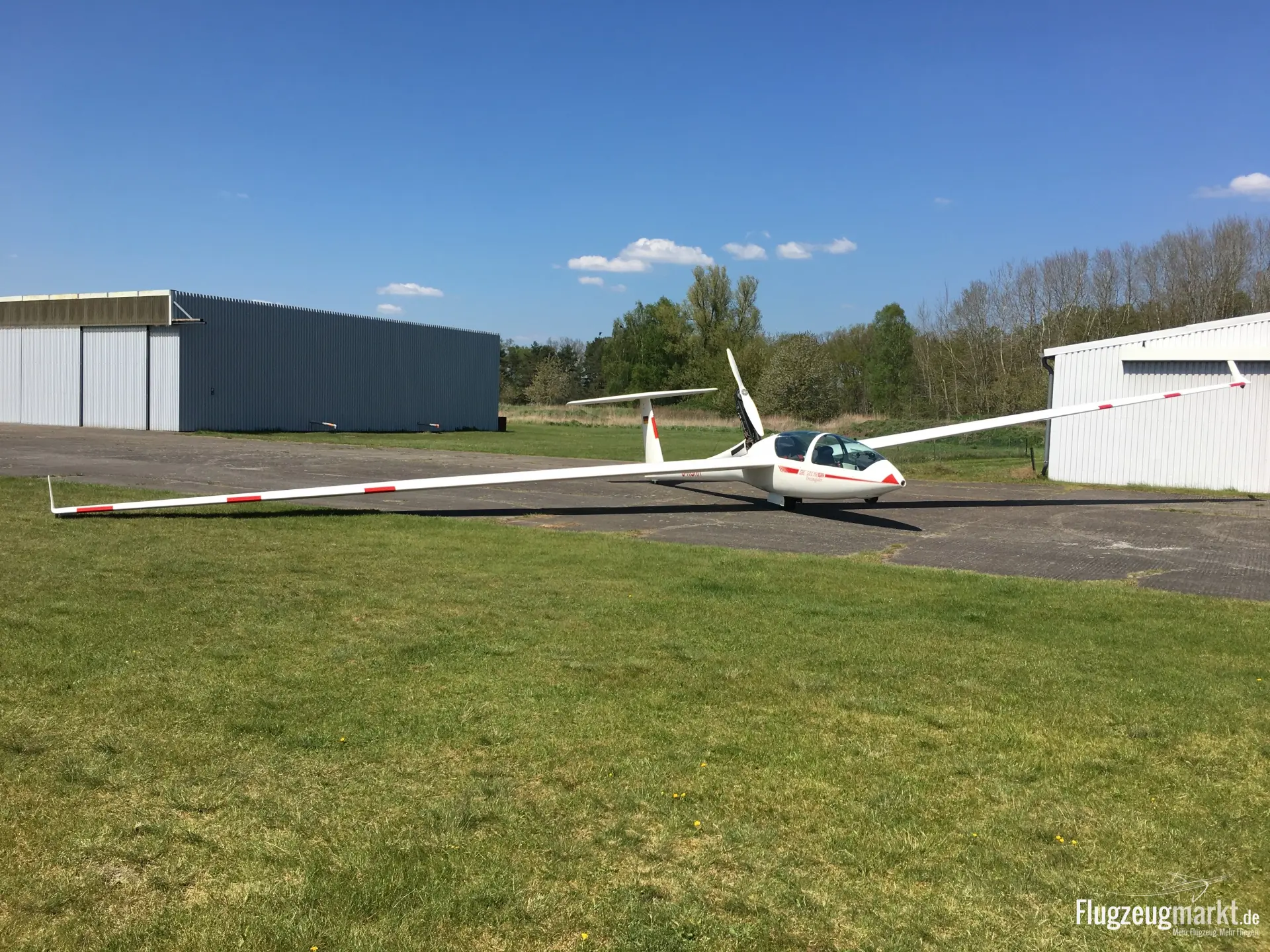 DG Flugzeugbau DG-505MB (Motorsegler) - Bild 1