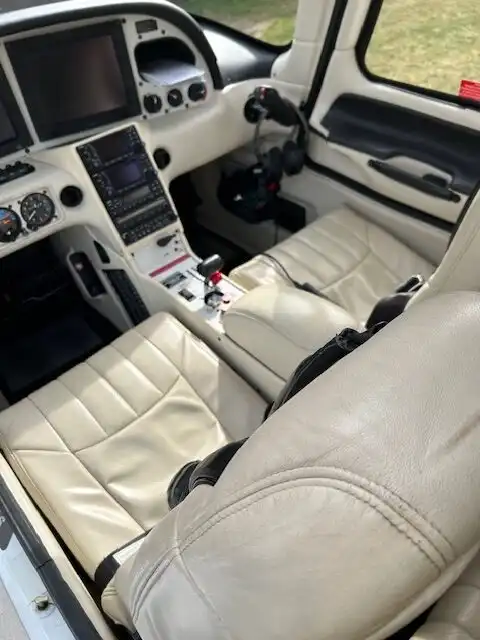 Cirrus SR20 G2 GTS (Motorflugzeug) - Bild 3