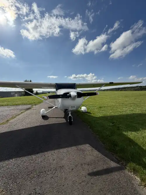 Cessna C172R (Motorflugzeug) - Bild 2