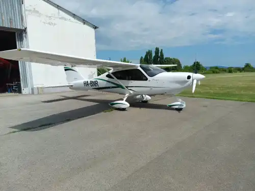 Motorflugzeug P2010 des Herstellers Tecnam