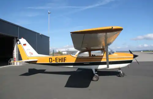 Motorflugzeug F172G des Herstellers Cessna