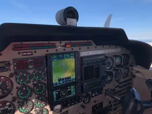 Piper Aircraft PA-34-220T Seneca V (Motorflugzeug) - Bild 3