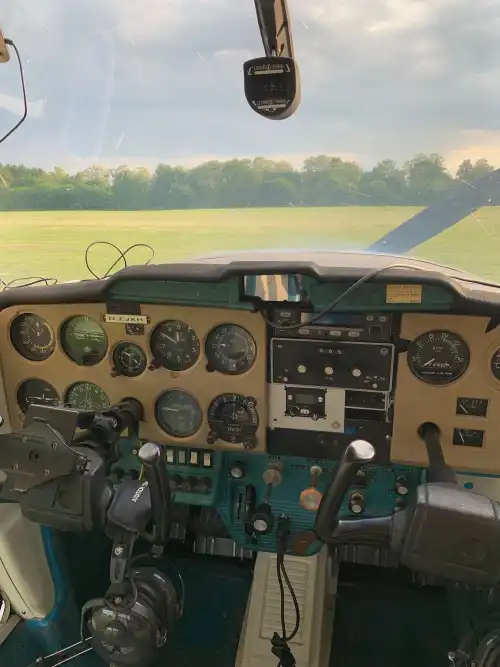 Cessna 150L (Motorflugzeug) - Bild 2