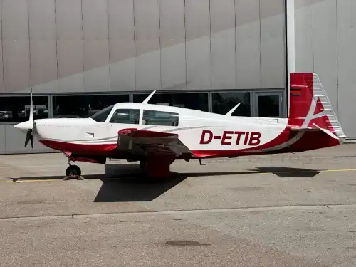 Motorflugzeug M20K des Herstellers Mooney