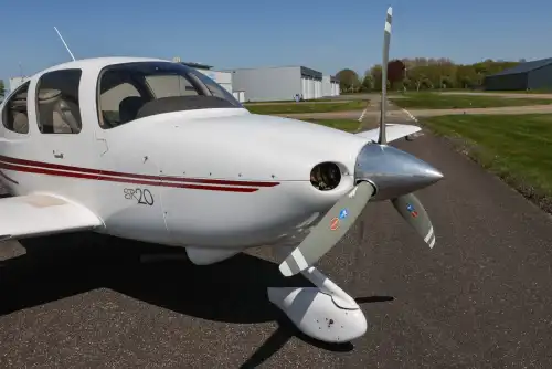 Cirrus SR20 G1 (Motorflugzeug) - Bild 5