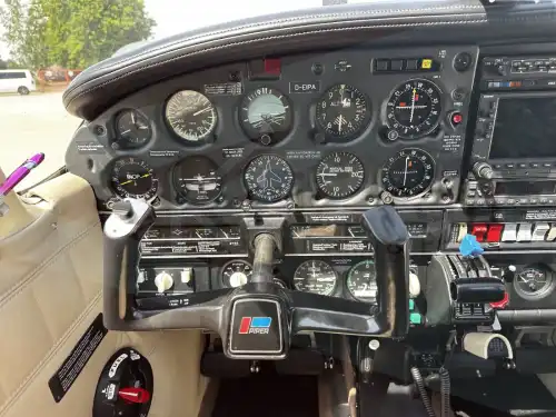 Piper Aircraft PA-28RT-201T Turbo Arrow IV (Motorflugzeug) - Bild 9