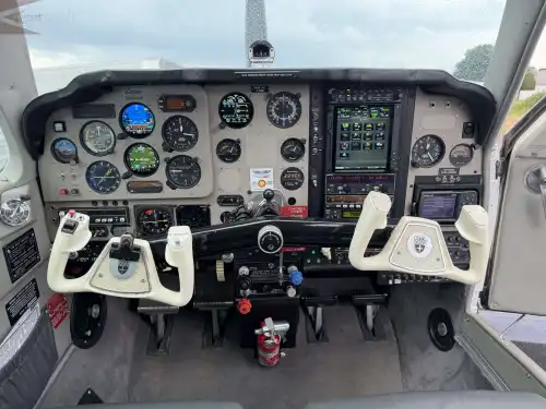 Beechcraft Bonanza F33A (Motorflugzeug) - Bild 10