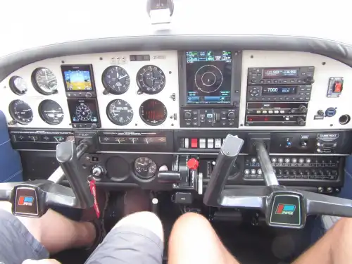 Piper Aircraft PA-28-181 Archer II (Motorflugzeug) - Bild 4