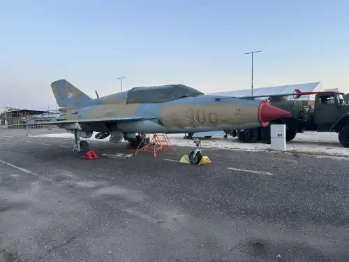 Mikojan-Gurewitsch MiG-21 UM (Jet) - Bild 10