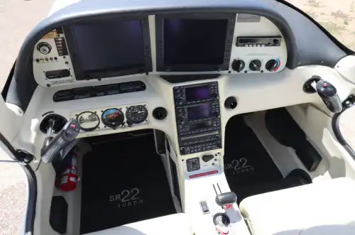 Cirrus SR22 G2 Turbo (Motorflugzeug) - Bild 9
