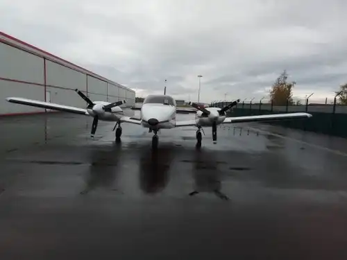 Piper Aircraft PA-34-220T Seneca III (Motorflugzeug) - Bild 2