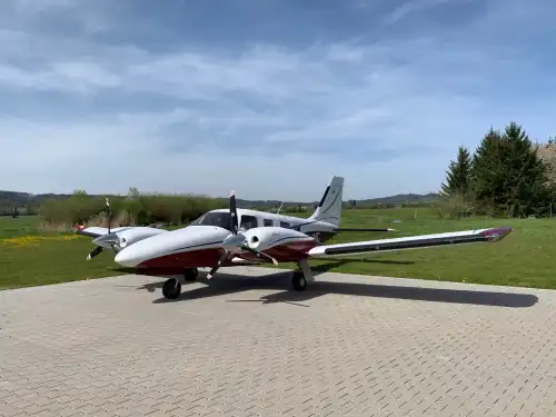 Motorflugzeug PA-34-220T Seneca V des Herstellers Piper Aircraft