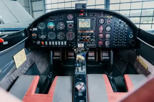 AQUILA A210 (Motorflugzeug) - Bild 5