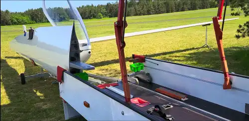 DG Flugzeugbau DG-303 Elan Acro (Segelflugzeug) - Bild 3