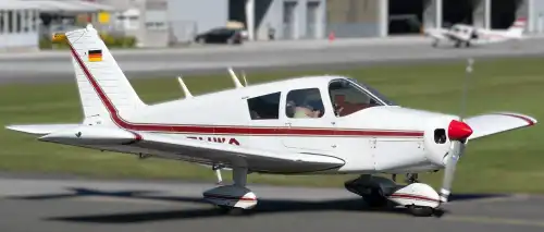 Motorflugzeug PA-28-140 des Herstellers Piper Aircraft