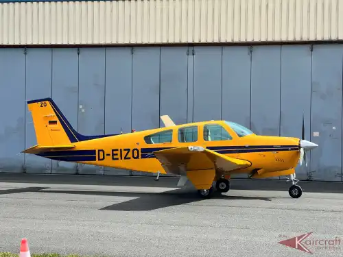 Motorflugzeug Bonanza F33A des Herstellers Beechcraft