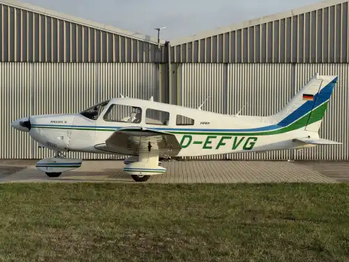Piper Aircraft PA-28-181 Archer II (Motorflugzeug) - Bild 2