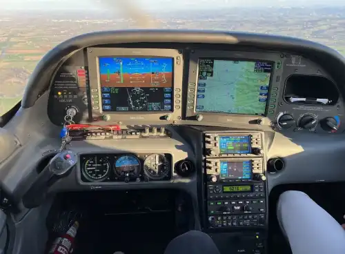 Cirrus SR22 G2 GTS (Motorflugzeug) - Bild 4