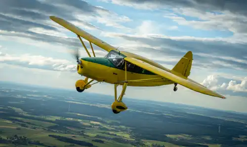 Motorflugzeug F24 R46 des Herstellers Fairchild