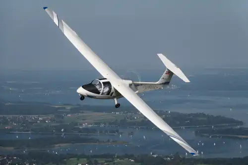 Motorsegler HB23/2400 Hobbyliner des Herstellers HB Flugtechnik