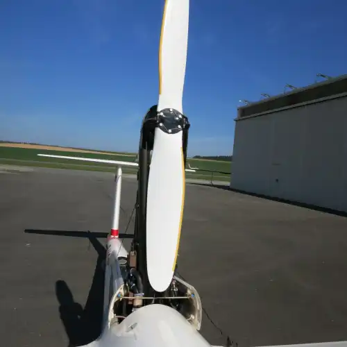 DG Flugzeugbau DG-800B (Motorsegler) - Bild 4