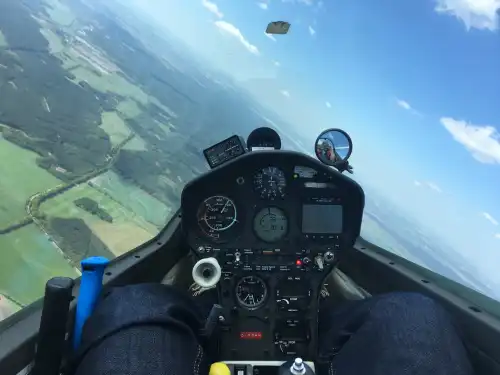 DG Flugzeugbau DG-505MB (Motorsegler) - Bild 2