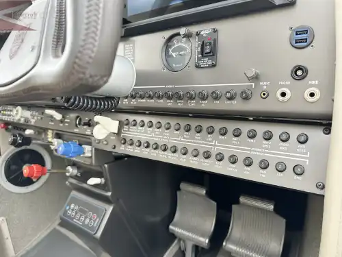 Beechcraft Bonanza F33A (Motorflugzeug) - Bild 11