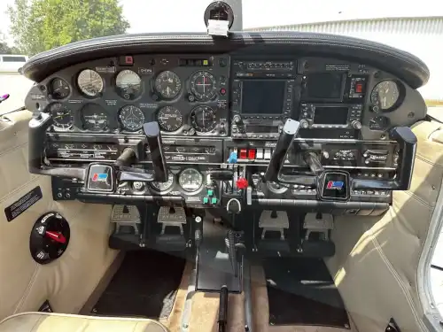 Piper Aircraft PA-28RT-201T Turbo Arrow IV (Motorflugzeug) - Bild 8