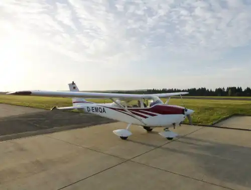 Cessna 172E (Motorflugzeug) - Bild 3
