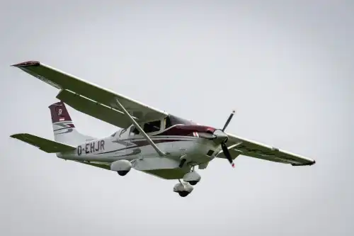 Cessna T206H (Motorflugzeug) - Bild 2
