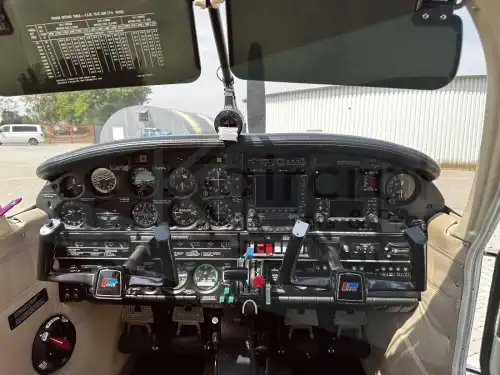 Piper Aircraft PA-28RT-201T Turbo Arrow IV (Motorflugzeug) - Bild 11