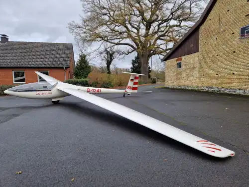 Segelflugzeug DG-101G Elan des Herstellers DG Flugzeugbau