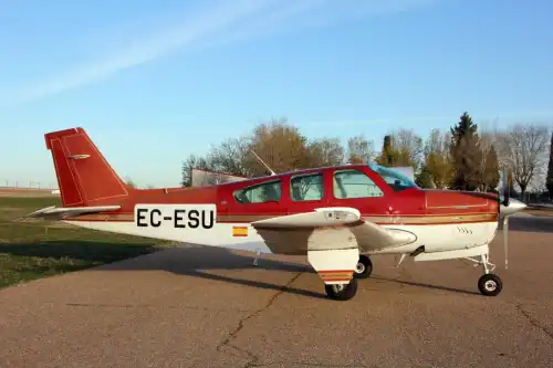 Beechcraft Bonanza F33A (Motorflugzeug) - Bild 2